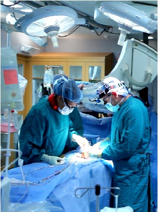 Quantitative Versus Qualitative Monitoring of Neuromuscular Blockade in Morbidly Obese Patients Undergoing Bariatric Surgery: Differences in Residual Neuromuscular Block and Respiratory Complications